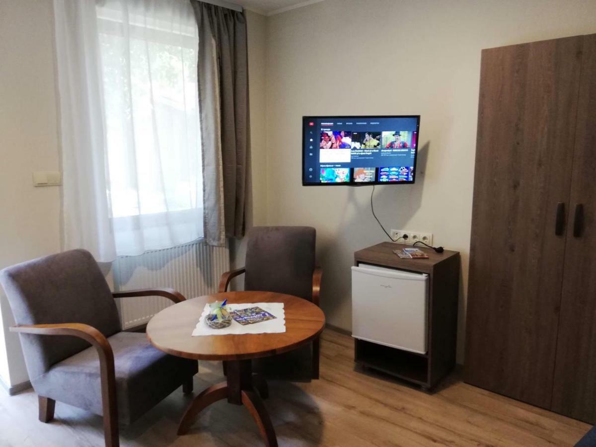 Doppelbettzimmer Apartment บราชอฟ ภายนอก รูปภาพ